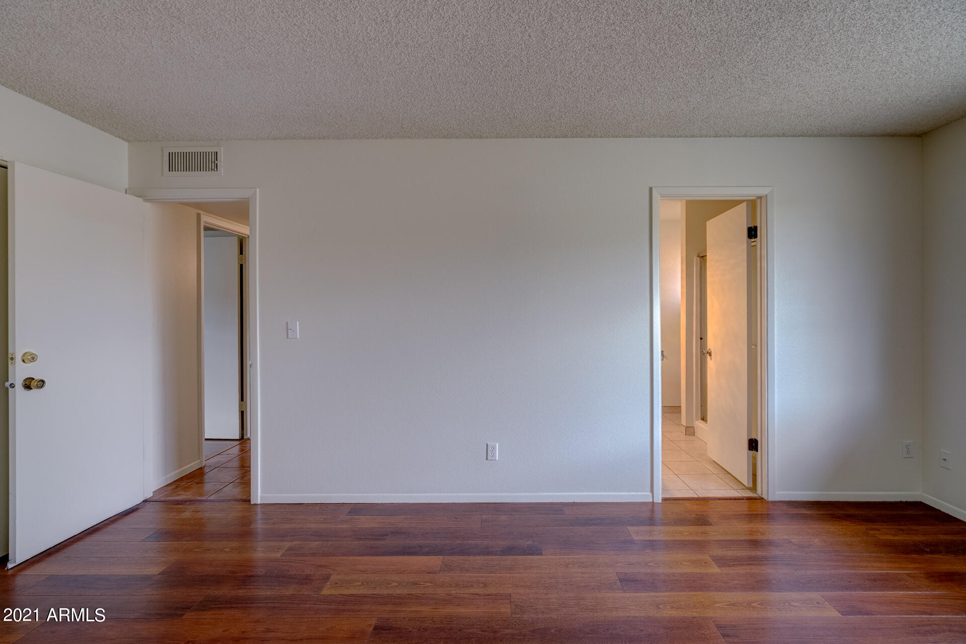 3042 West Redfield Road Phoenix, AZ 85053 - Photo 15 of 22 listing_16