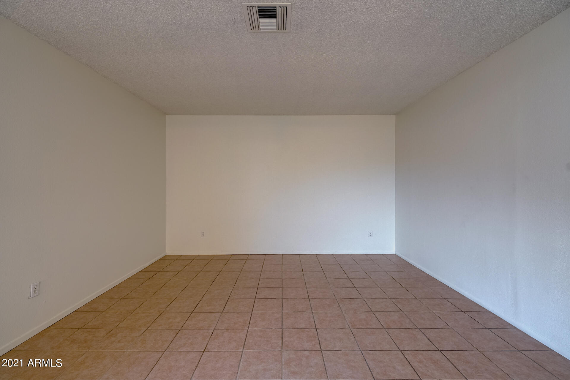 3042 West Redfield Road Phoenix, AZ 85053 - Photo 10 of 22 listing_10