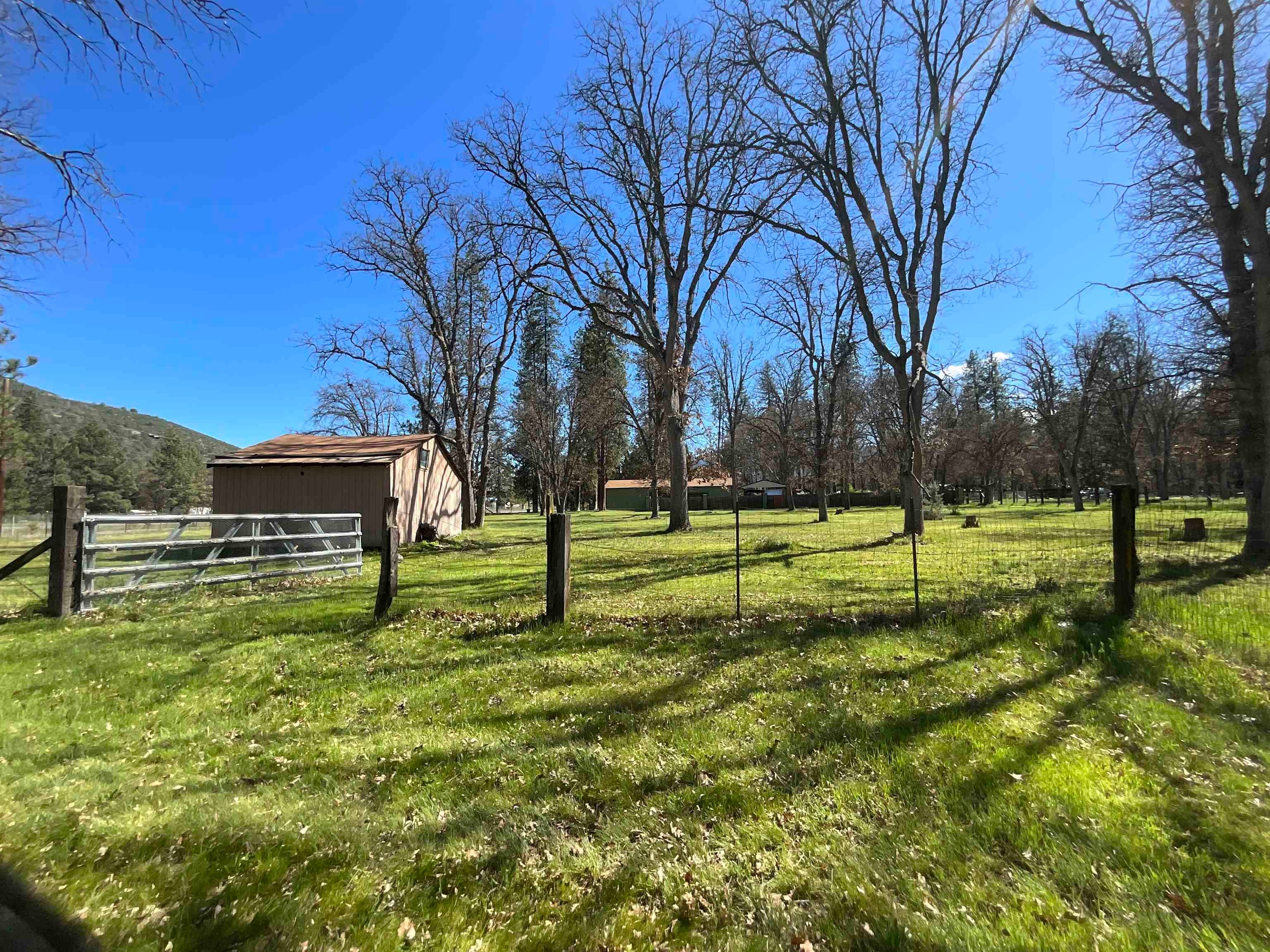 404 Dewitt Park Road Yreka, CA 96097 - Photo 32 of 37 Gallery Image 32