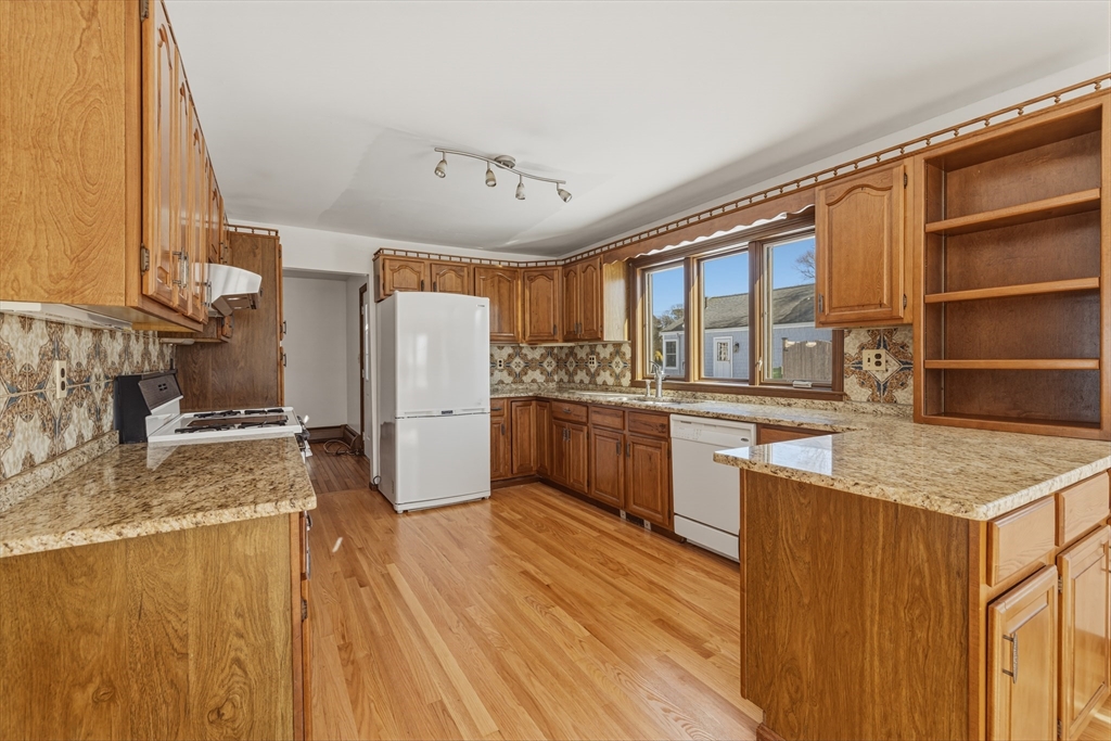 4 22nd Street Wareham, MA 02558 - Photo 9 of 37