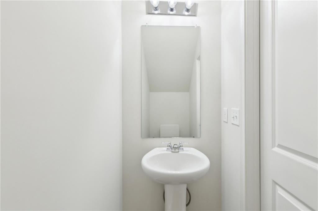 4001 Avalon Road Southwest Atlanta, GA 30331 - Photo 34 of 38