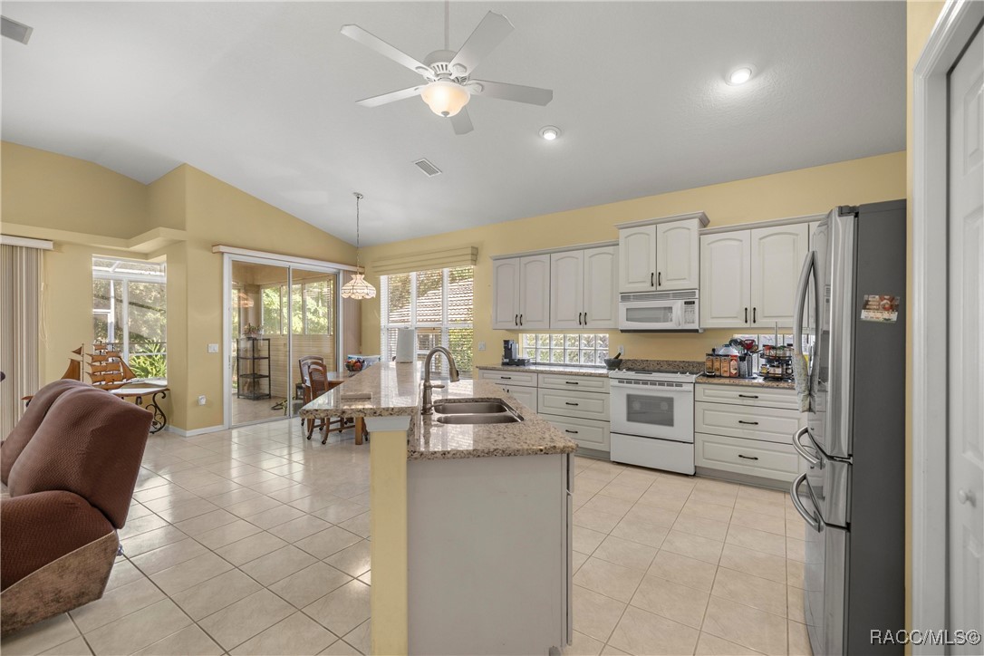 389 West Doerr Path Hernando, FL 34442 - Photo 13 of 84