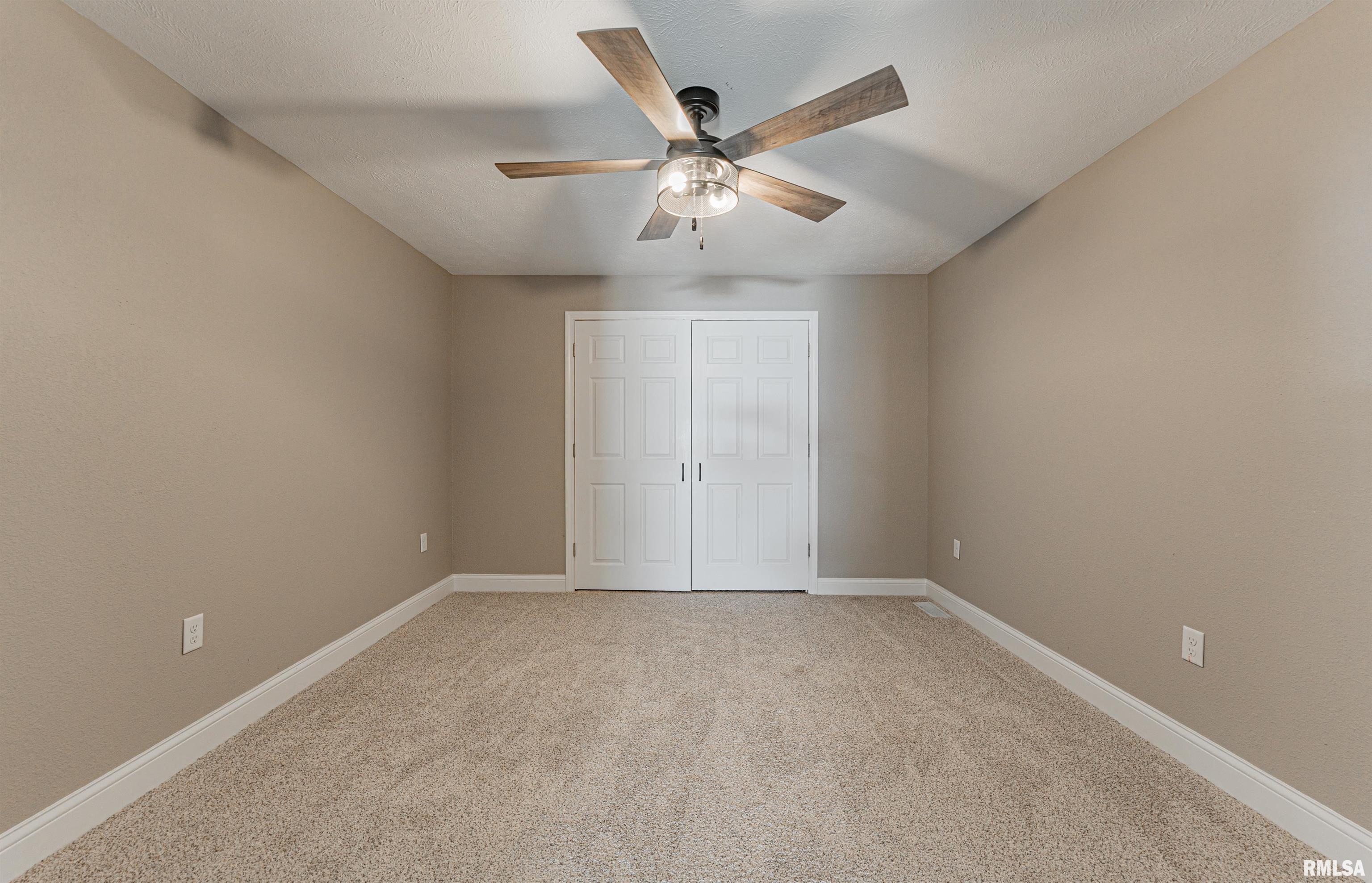 703 South Kickapoo Street Lincoln, IL 62656 - Photo 15 of 42