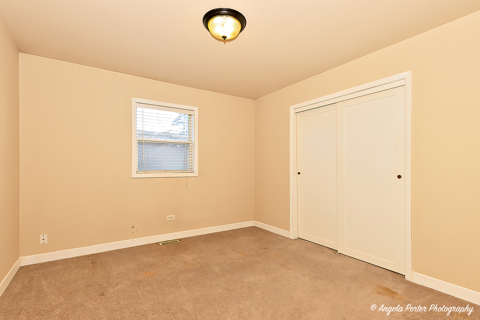 110 Bay Road McHenry, IL 60051 - Photo 16 of 28 an empty room with a empty space