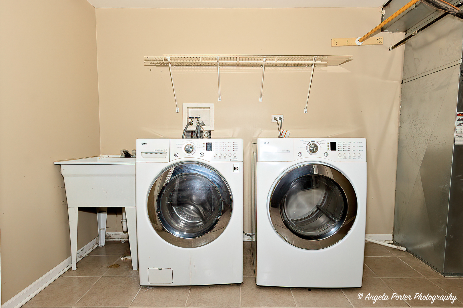 110 Bay Road McHenry, IL 60051 - Photo 22 of 28 a utility room with dryer and washer