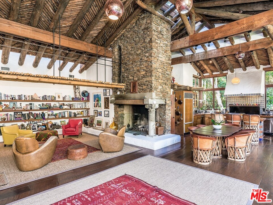 659 East Channel Road Santa Monica, CA 90402 - Photo 2 of 19 Gallery Image 2