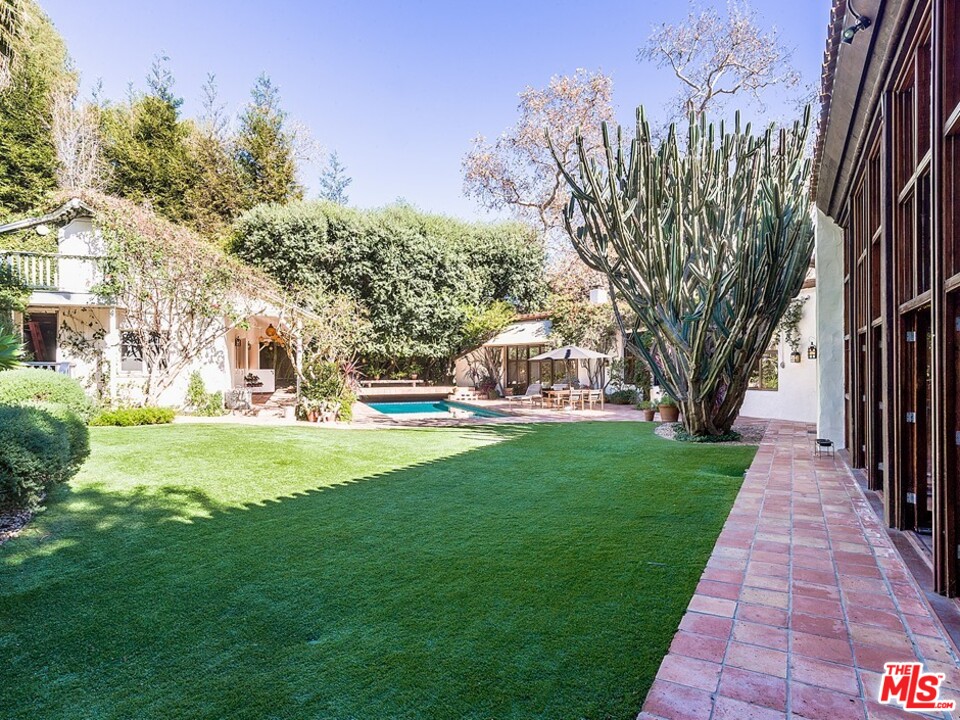 659 East Channel Road Santa Monica, CA 90402 - Photo 11 of 19 Gallery Image 11