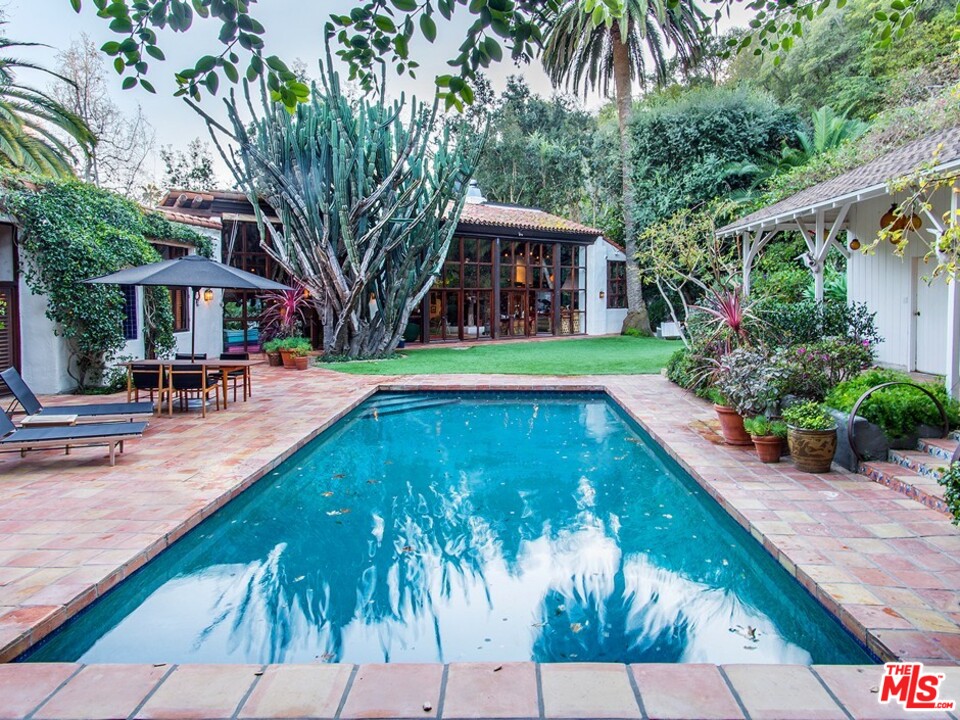 659 East Channel Road Santa Monica, CA 90402 - Photo 15 of 19 Gallery Image 15
