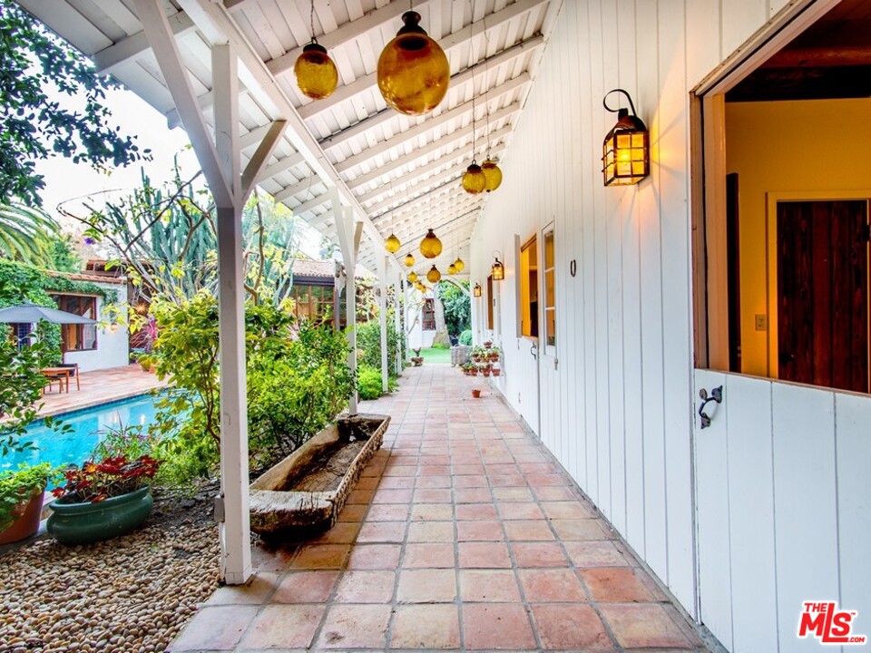 659 East Channel Road Santa Monica, CA 90402 - Photo 16 of 19 Gallery Image 16