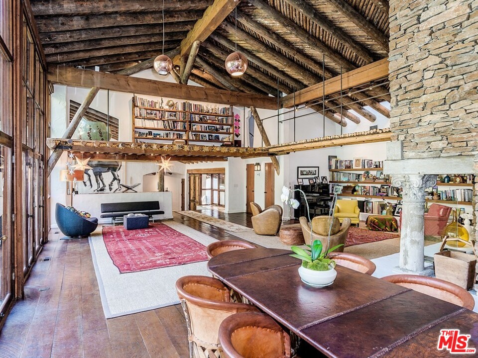 659 East Channel Road Santa Monica, CA 90402 - Photo 4 of 19 Gallery Image 4