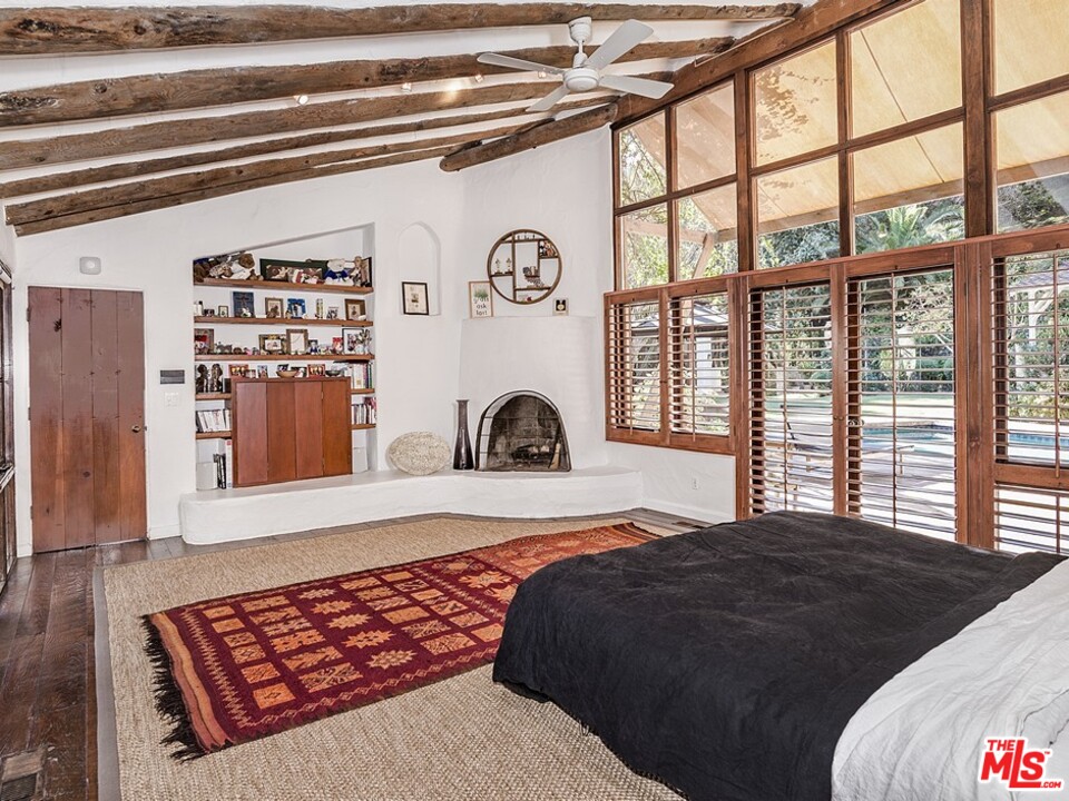 659 East Channel Road Santa Monica, CA 90402 - Photo 6 of 19 Gallery Image 6