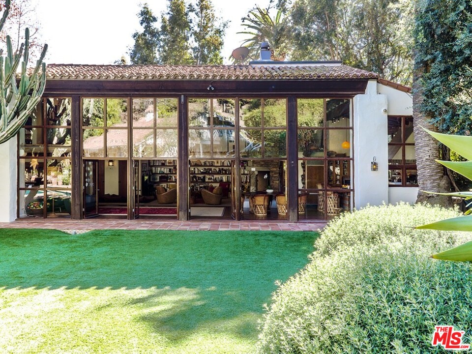 659 East Channel Road Santa Monica, CA 90402 - Photo 10 of 19 Gallery Image 10