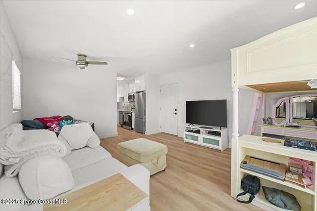 $1,500 | 390 West Cocoa Beach Causeway, Unit 416, Cocoa Beach, FL 32931