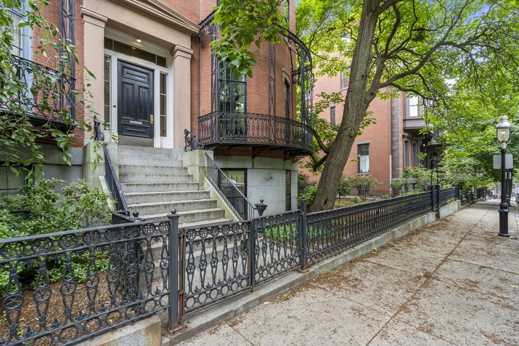 6 Monument Square, Unit 4 Boston, MA 02129 - Photo 34 of 37 a view of a house with a tree beside it