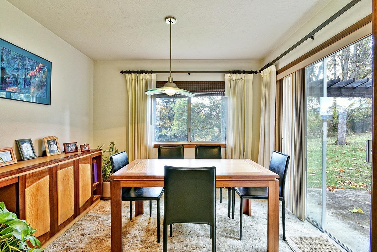 6389 Pioneer Road Medford, OR 97501 - Photo 17 of 35 Additional Photo