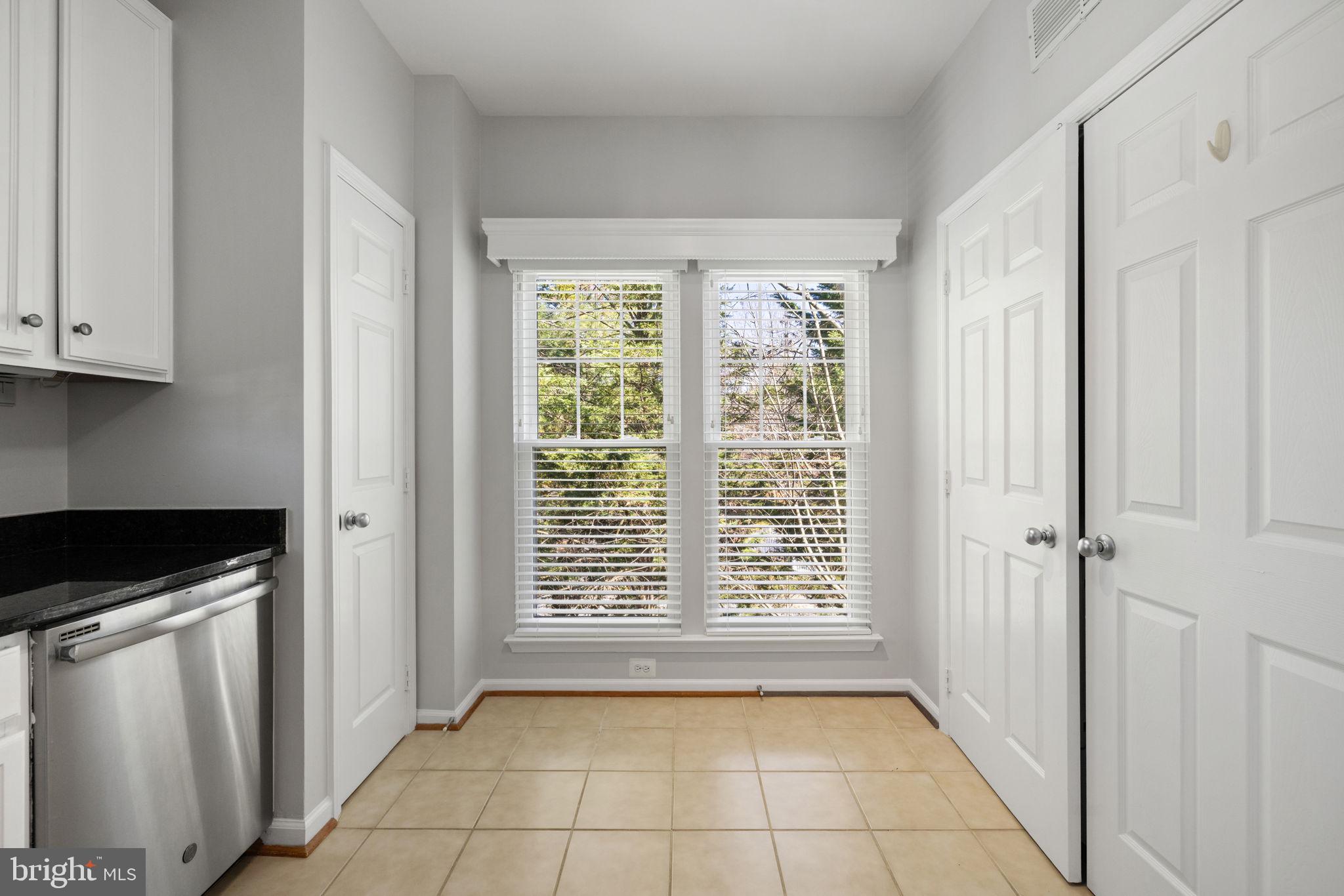 1519 North Point Drive, Unit 302 Reston, VA 20194 - Photo 14 of 33 Room for a table!