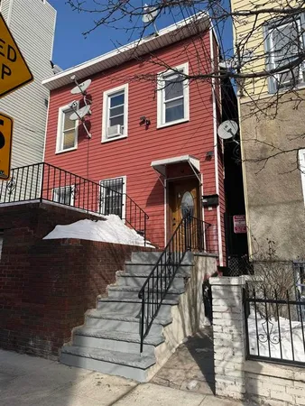 $2,700 | 542 41st Street, Unit 2, Union City, NJ 07087