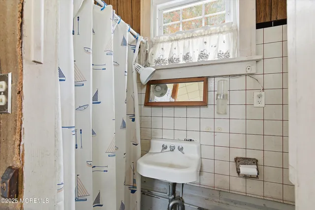 $1,100,000 | 806 Riverview Drive, Brielle, NJ 08730