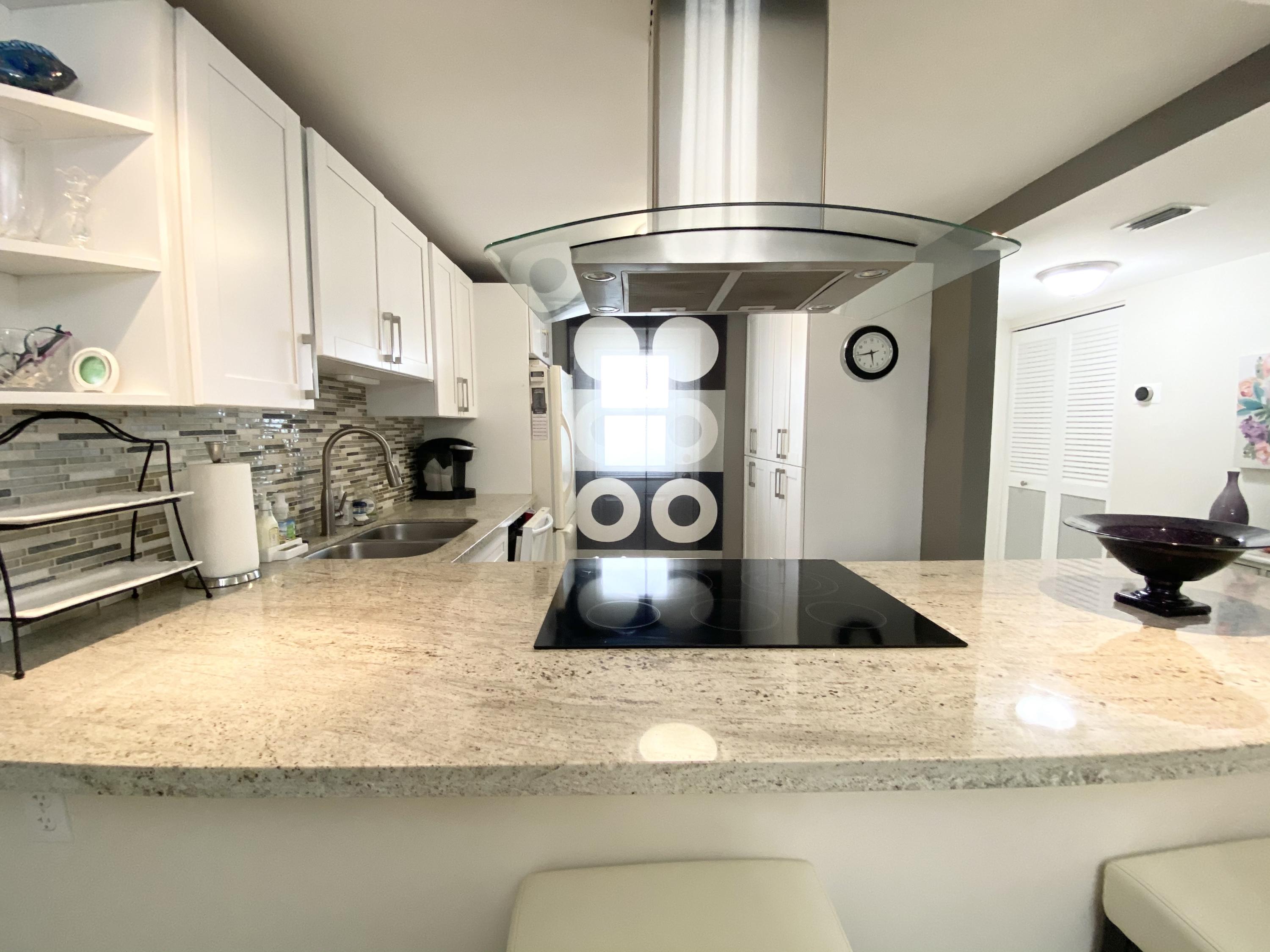 5700 Northwest 2nd Avenue, Unit 702 Boca Raton, FL 33487 - Photo 5 of 28 kitchen