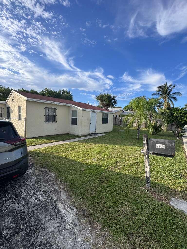 3309 Avenue South Riviera Beach, FL 33404 - Photo 16 of 17 14