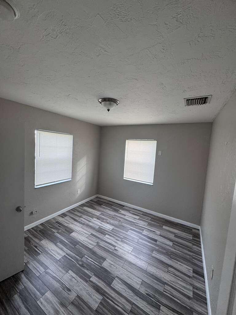 3309 Avenue South Riviera Beach, FL 33404 - Photo 6 of 17 3