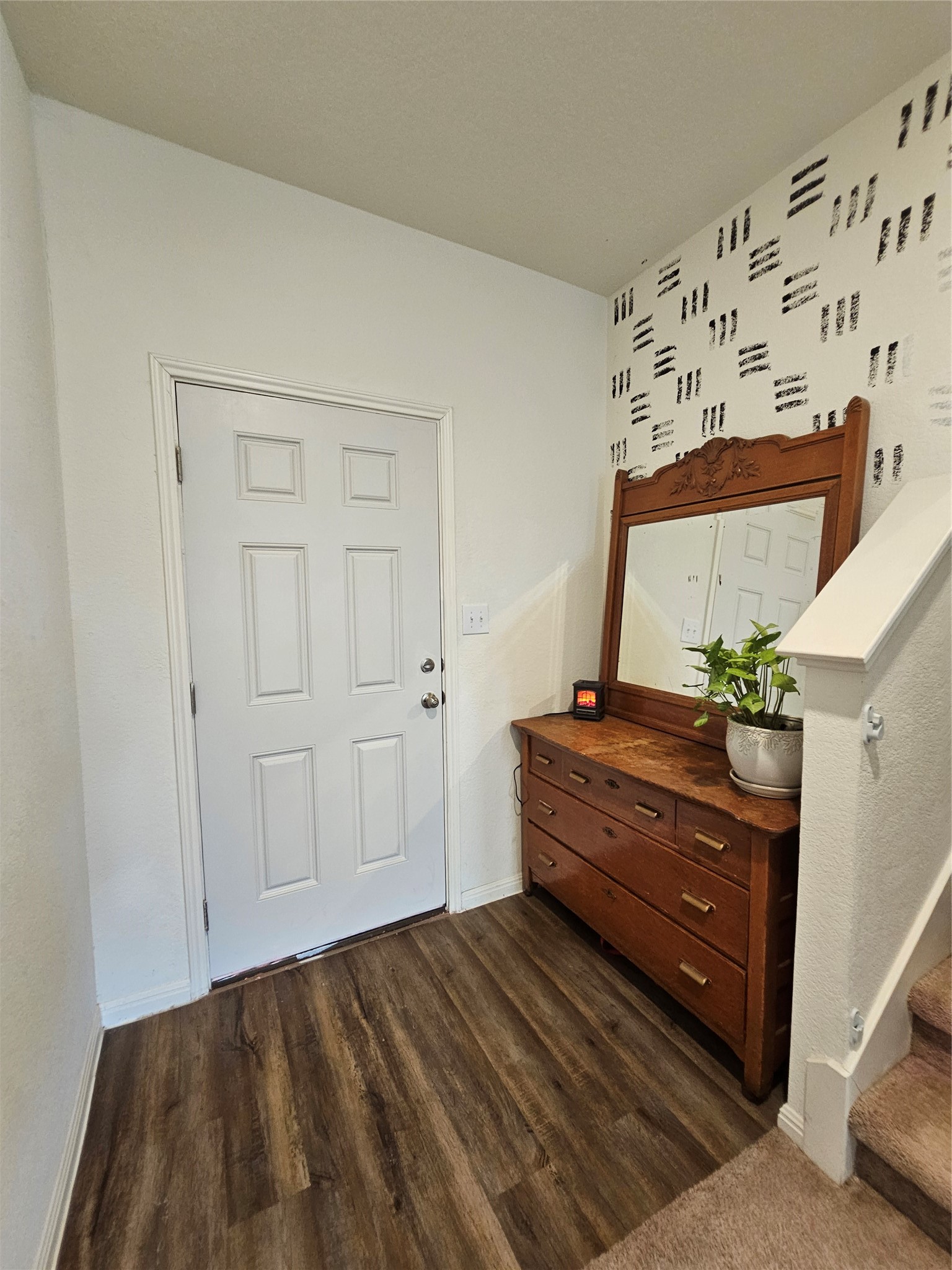 113 Athena Way Jarrell, TX 76537 - Photo 2 of 31