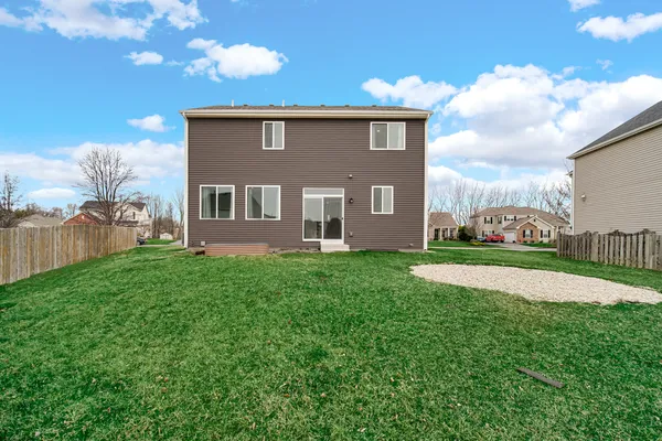 $2,975 | 2155 Greenview Drive, Woodstock, IL 60098