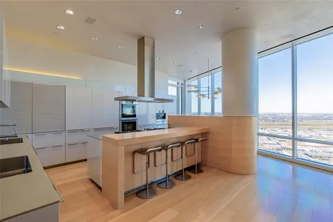 $5,995,000 | 2430 Victory Park Lane, Unit 3001, Dallas, TX 75219