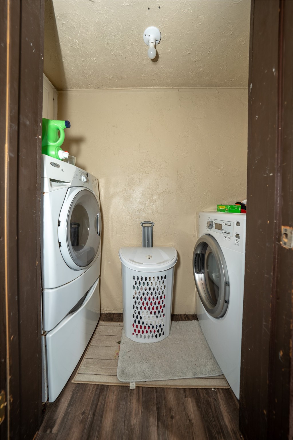 134 Briargrove Road Crockett, TX 75835 - Photo 11 of 24 a utility room with dryer and washer
