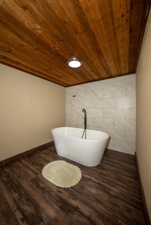 134 Briargrove Road Crockett, TX 75835 - Photo 13 of 24 a bathroom with a toilet