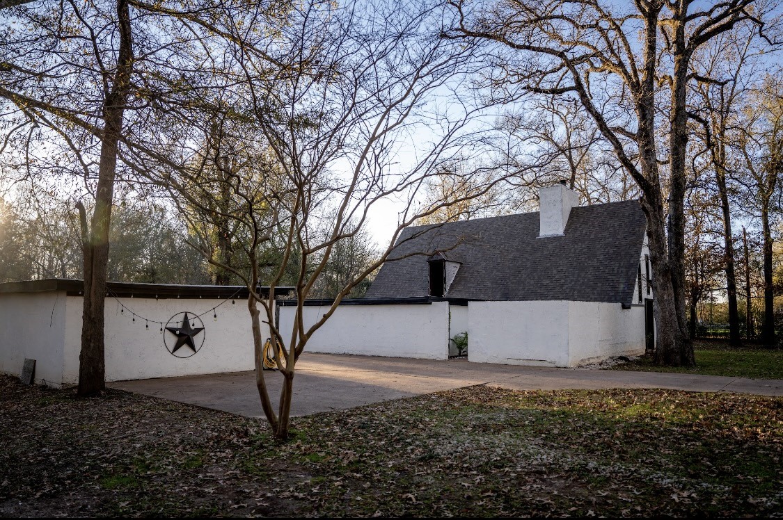 134 Briargrove Road Crockett, TX 75835 - Photo 2 of 24 a view of a backyard