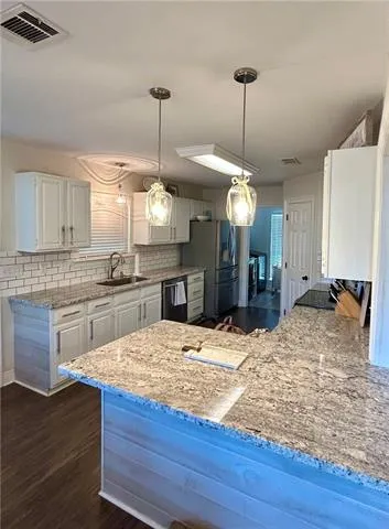 $2,200 | 205 Salem Drive, Mandeville, LA 70471