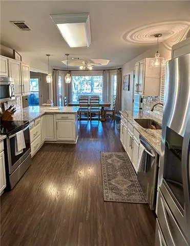 $2,200 | 205 Salem Drive, Mandeville, LA 70471