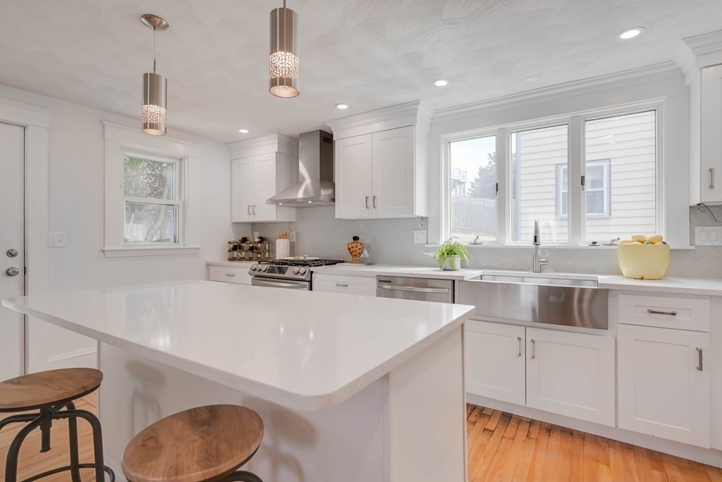 24 Edgehill Road Winthrop, MA 02152 - Photo 3 of 11 Gallery Image 3
