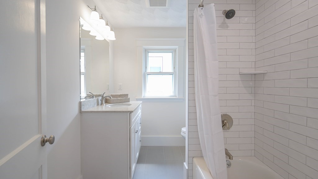 24 Edgehill Road Winthrop, MA 02152 - Photo 10 of 11 Gallery Image 10