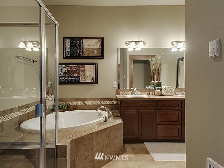 3906 Northeast 3rd Place Renton, WA 98056 - Photo 8 of 15 Gallery Image 8