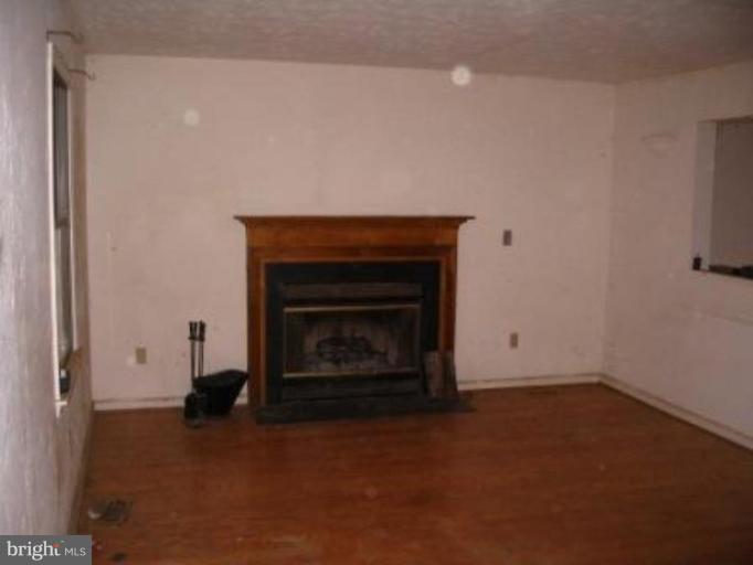 110 Hickory Nut Road Linden, VA 22642 - Photo 2 of 9 Family Room