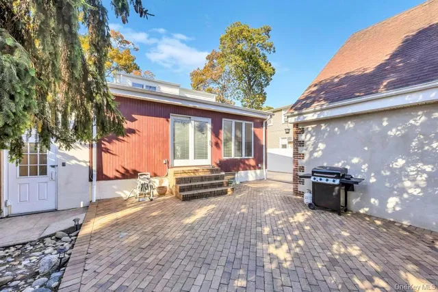 a view of a storage & utility room