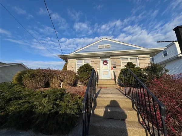 $1,100 | 935 Reservoir Avenue, Cranston, RI 02910