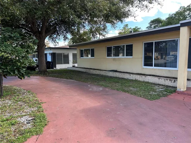 $3,750 | 701 West Evanston Circle, Fort Lauderdale, FL 33312