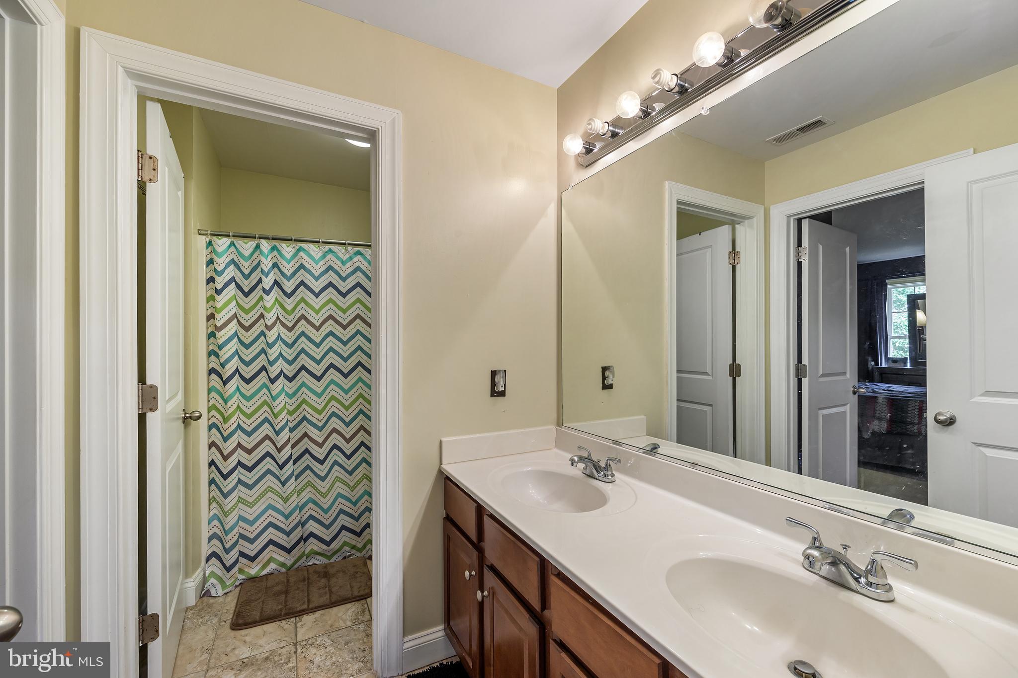 7983 Long Hill Road Pasadena, MD 21122 - Photo 28 of 34 2nd Bath