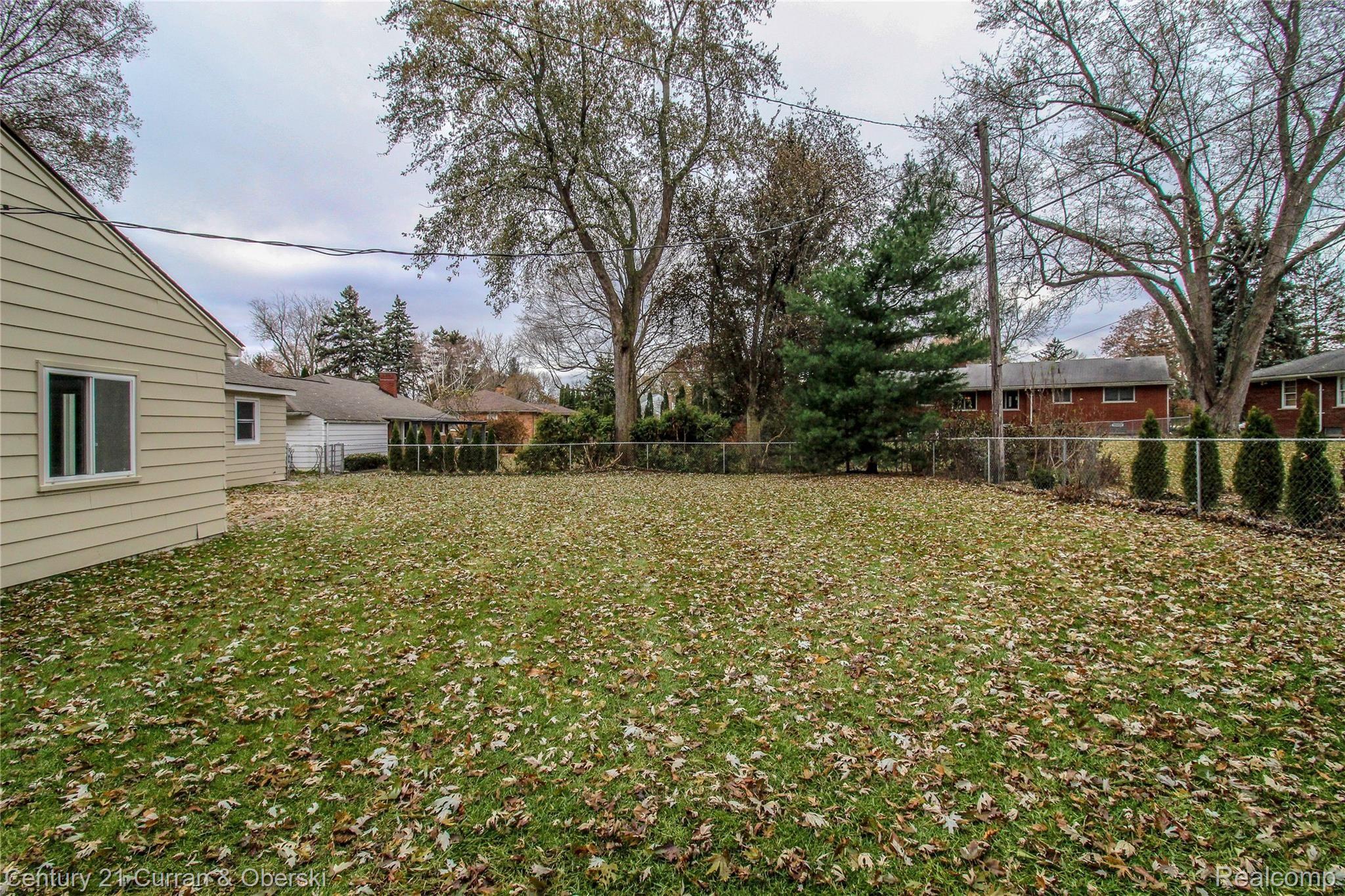 2264 Lancaster Road Bloomfield Hills, MI 48302 - Photo 17 of 22 Backyard