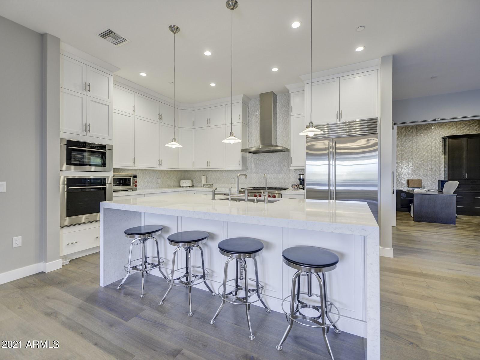 6166 North Scottsdale Road, Unit A2002 Paradise Valley, AZ 85253 - Photo 1 of 35 001_Kitchen