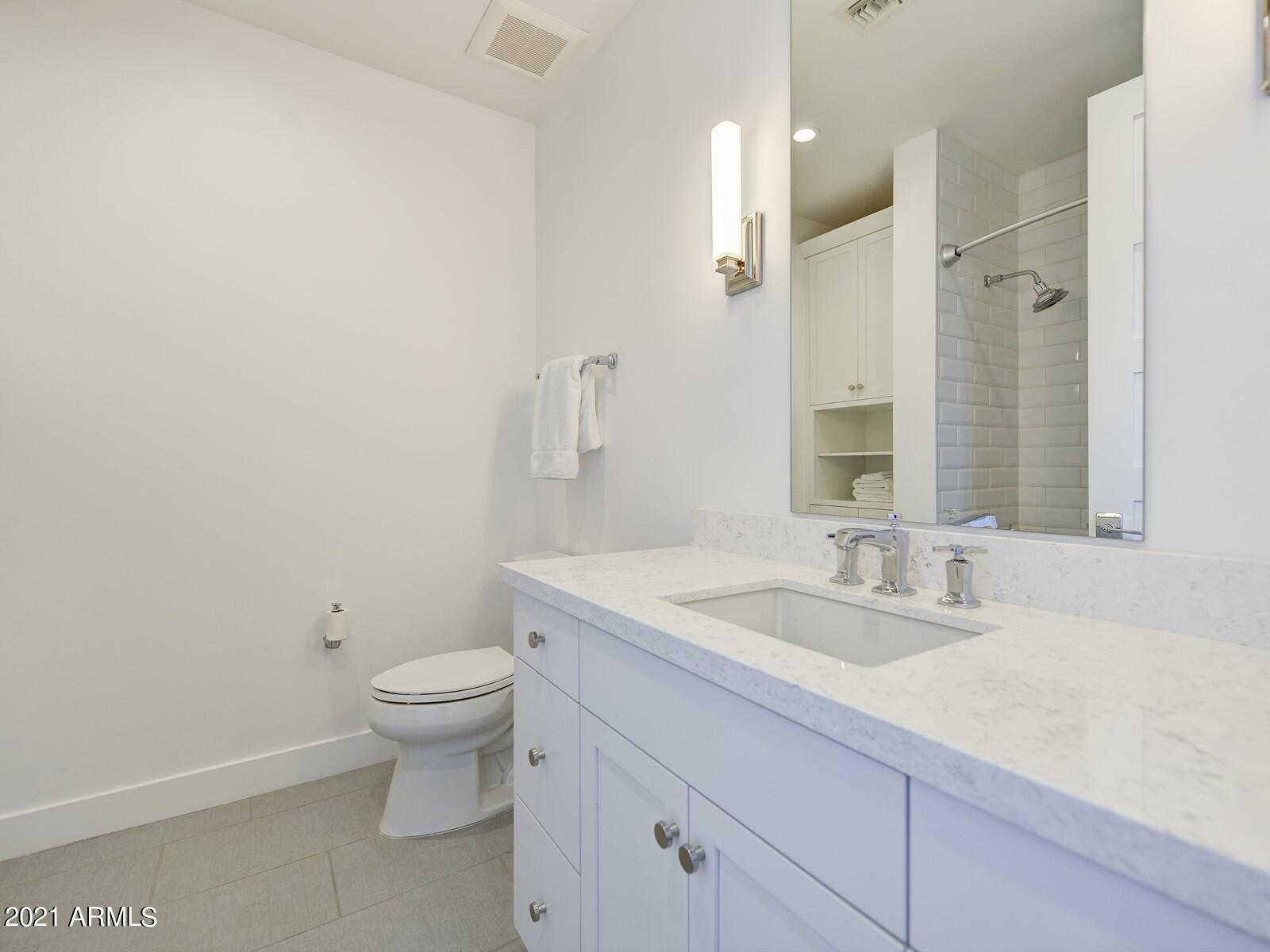 6166 North Scottsdale Road, Unit A2002 Paradise Valley, AZ 85253 - Photo 20 of 35 020_Bath III