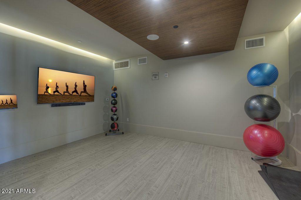 6166 North Scottsdale Road, Unit A2002 Paradise Valley, AZ 85253 - Photo 34 of 35 enclave-gallery-yoga-1024x683