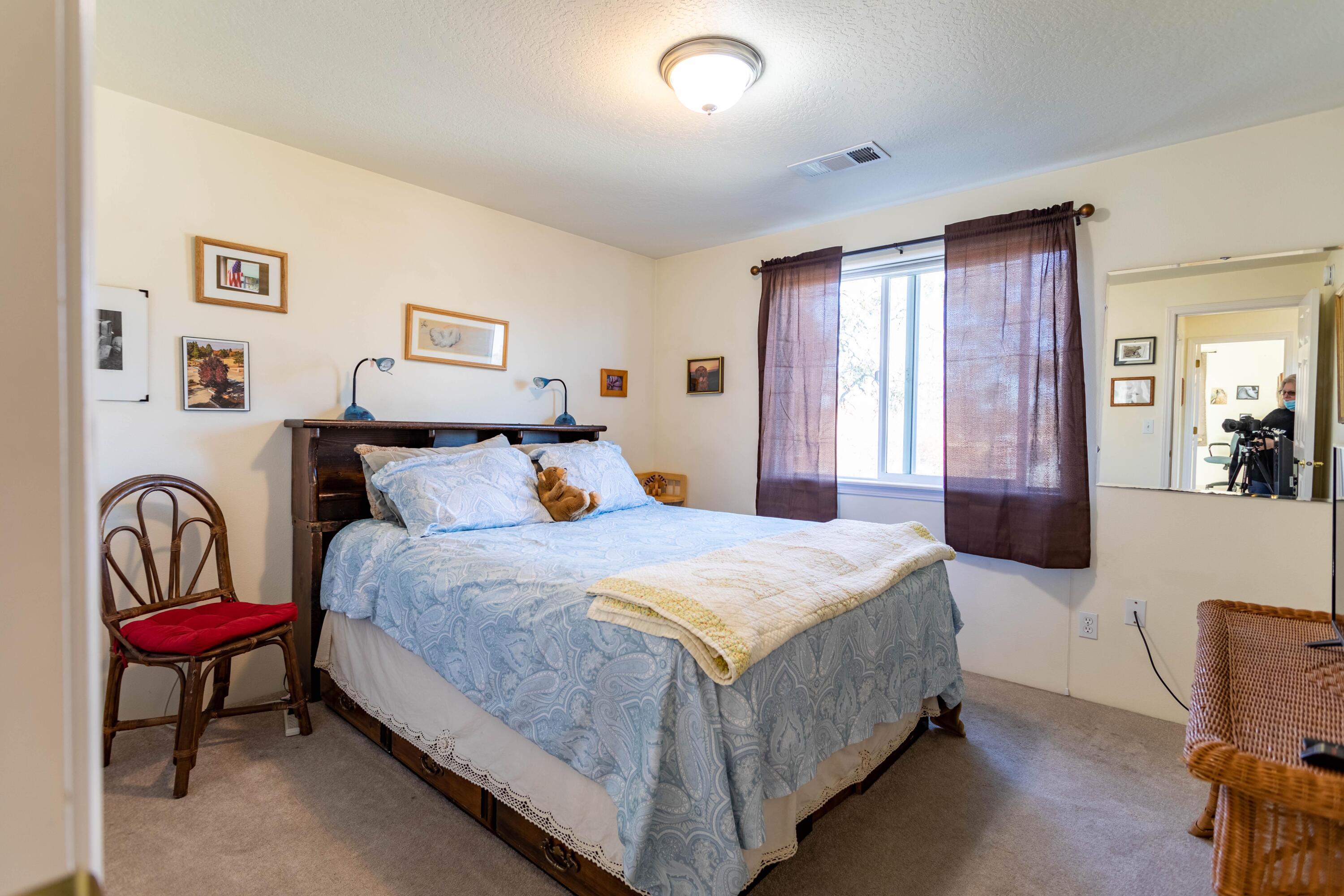 1012 Megan Lane Phoenix, OR 97535 - Photo 14 of 35 Floor2 Bed 1