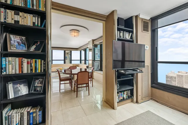 $959,000 | 1030 North State Street, Unit 51EF, Chicago, IL 60610