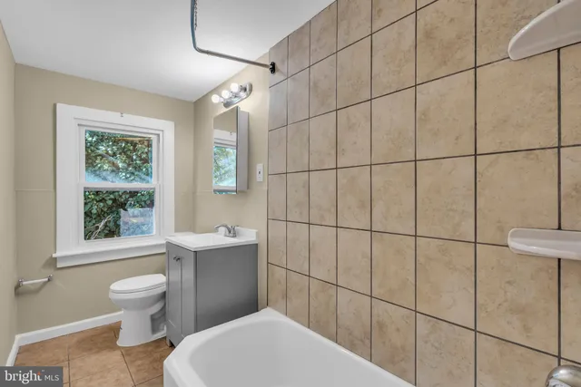 $2,200 | 17 East Federal Street, Burlington, NJ 08016