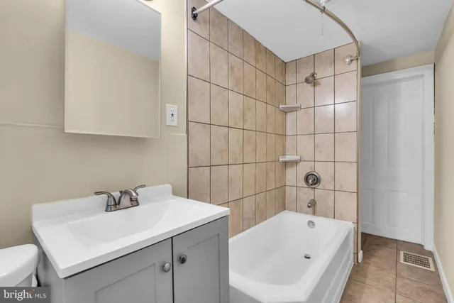 $2,200 | 17 East Federal Street, Burlington, NJ 08016