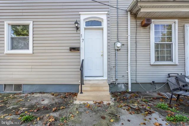 $2,200 | 17 East Federal Street, Burlington, NJ 08016